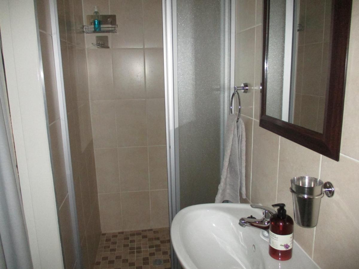 White Rose Guest House Vanderbijlpark Exterior foto