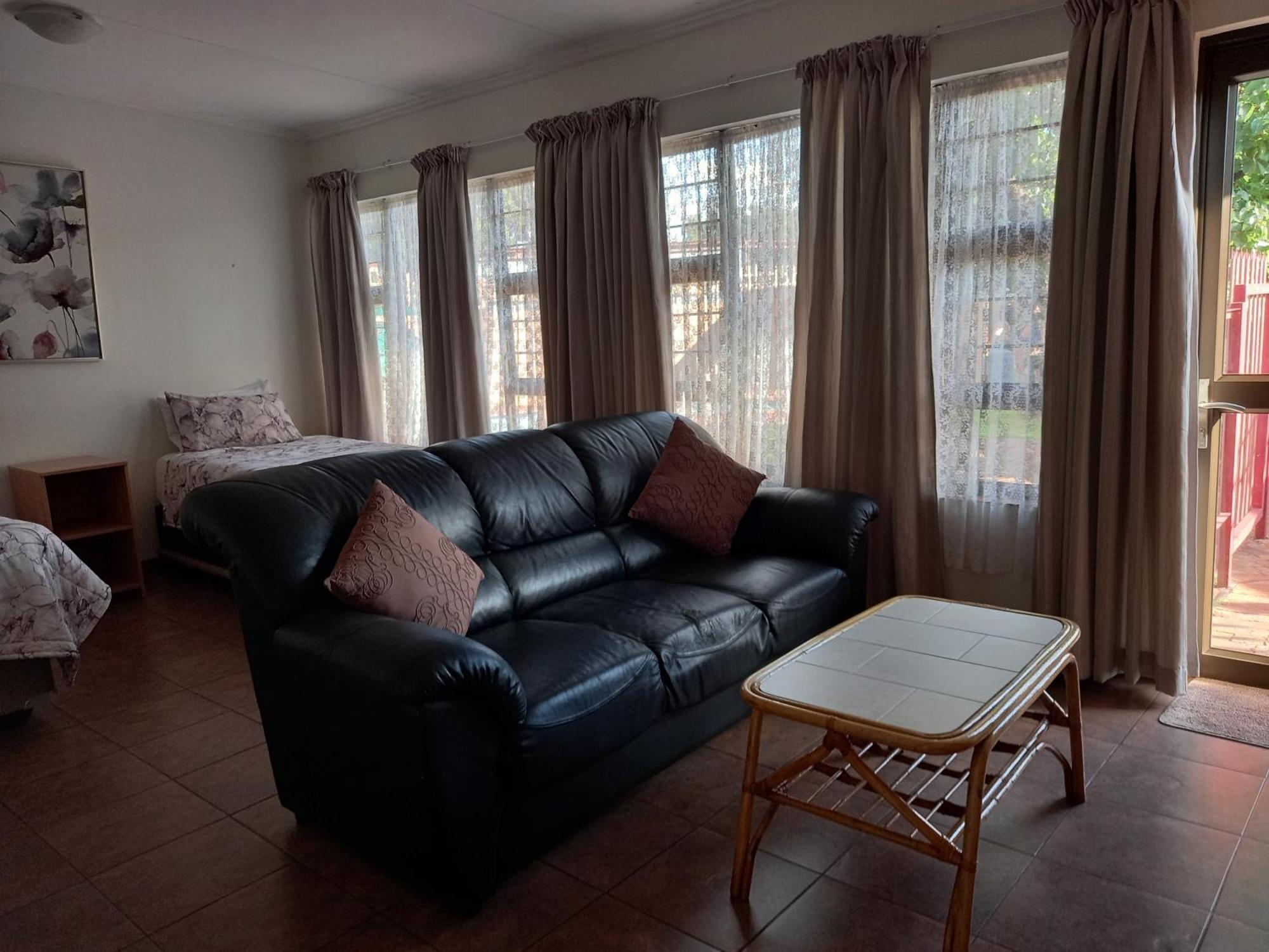 White Rose Guest House Vanderbijlpark Zimmer foto